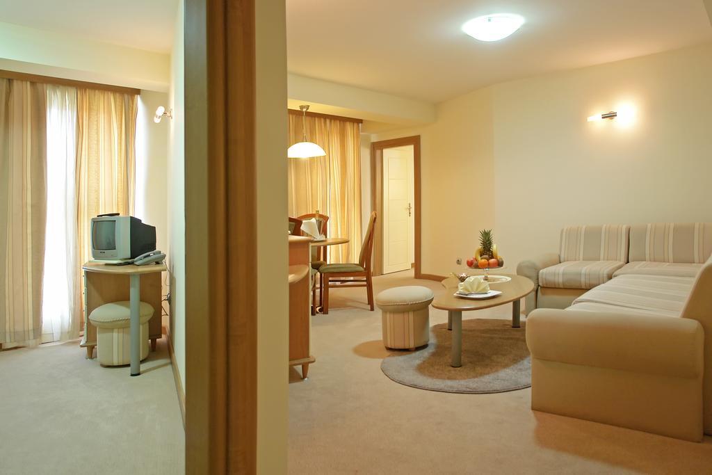 Hotel Flamengo Ohrid Bagian luar foto