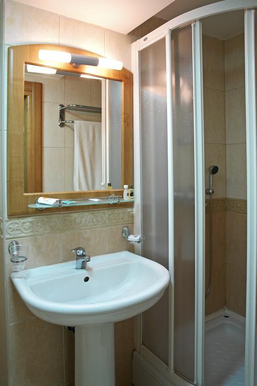 Hotel Flamengo Ohrid Bagian luar foto