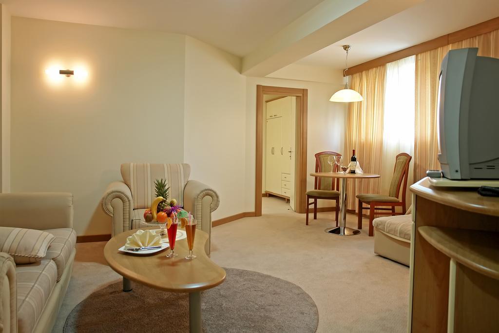 Hotel Flamengo Ohrid Bagian luar foto