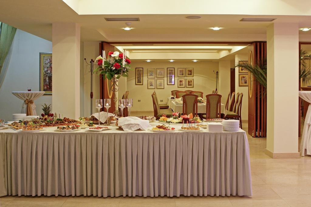 Hotel Flamengo Ohrid Bagian luar foto