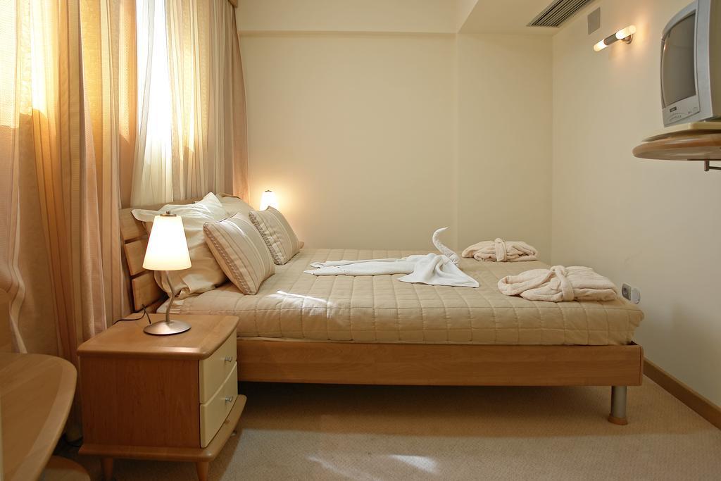 Hotel Flamengo Ohrid Bagian luar foto