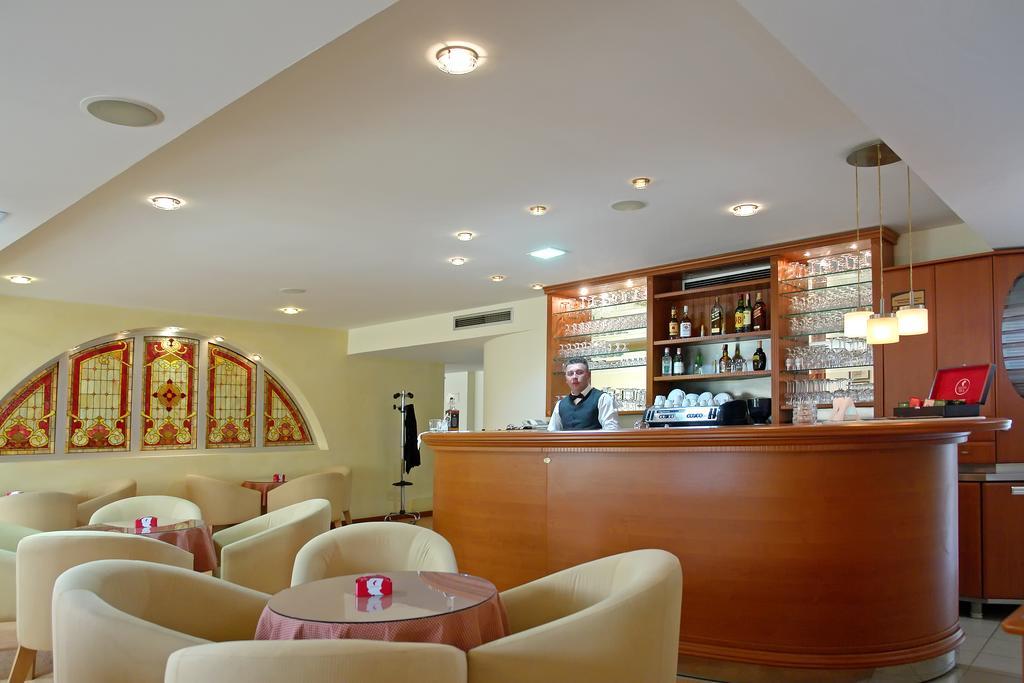Hotel Flamengo Ohrid Bagian luar foto