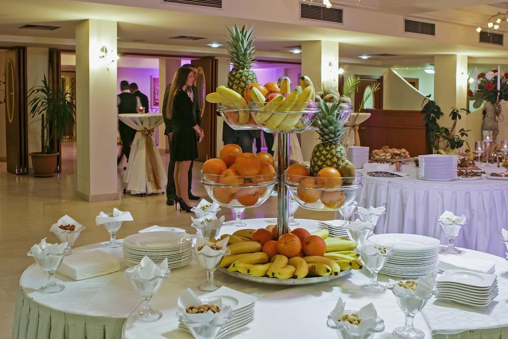 Hotel Flamengo Ohrid Bagian luar foto